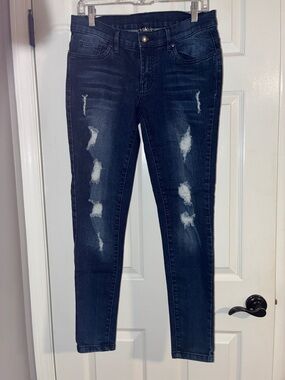 VENUS Dark Blue Distressed Skinny Jeans
Stretchy yet comfortable & classic.